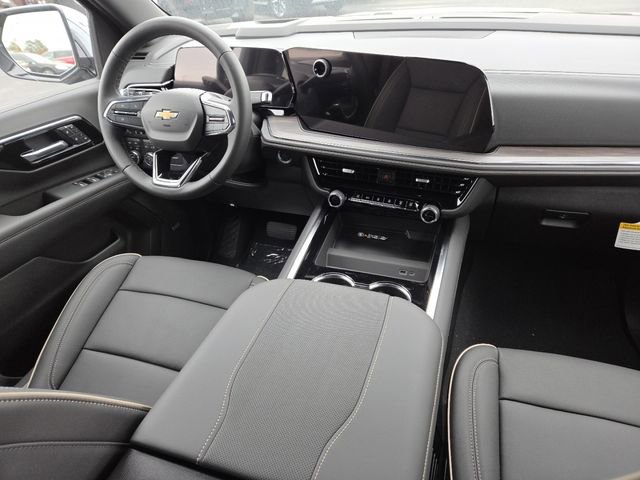 New 2025 Chevrolet Suburban Premier image 32
