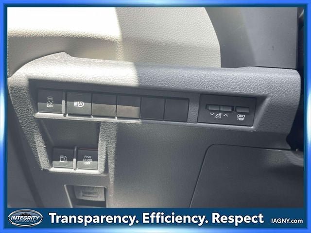 Used 2024 Toyota Sienna XLE FWD image 22