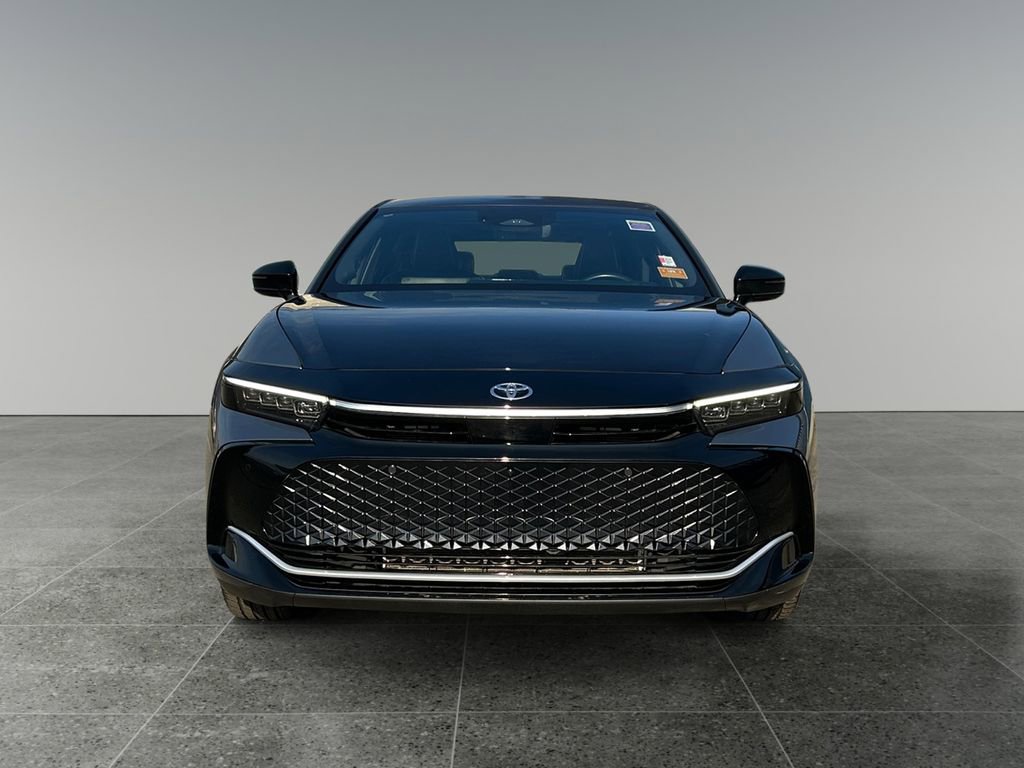 Used 2025 Toyota Crown Platinum image 2