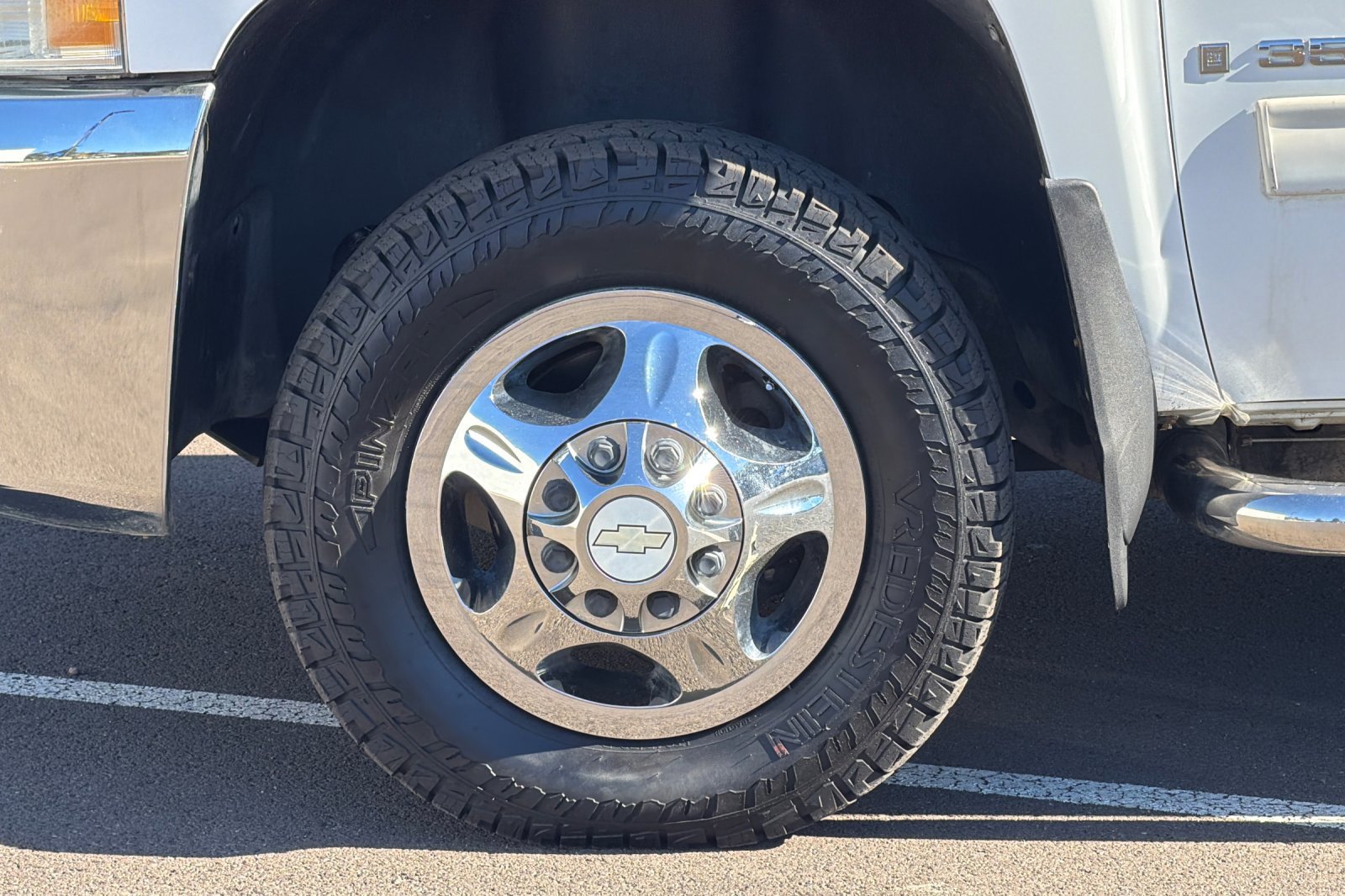 Used 2009 Chevrolet Silverado 3500 LTZ w/ LTZ Plus Package AWD/4WD image 23