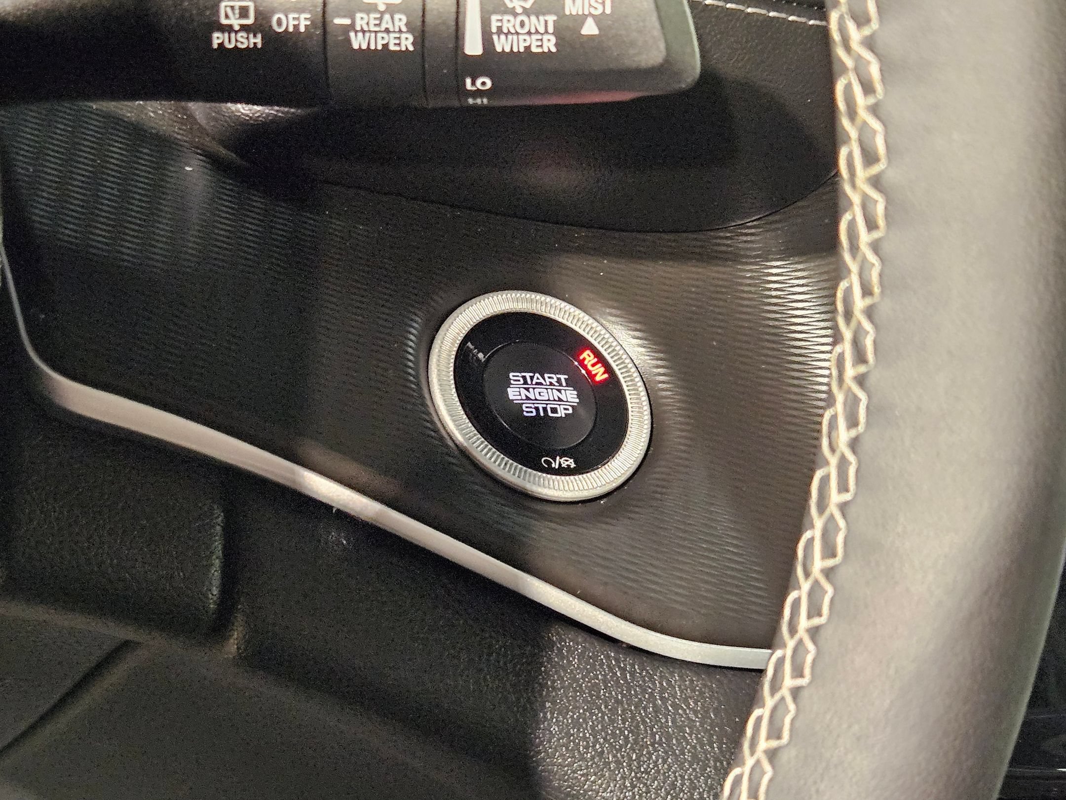 Used 2025 Jeep Grand Cherokee L Laredo RWD image 33