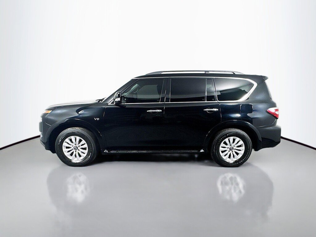 Used 2021 Nissan Armada SV image 2