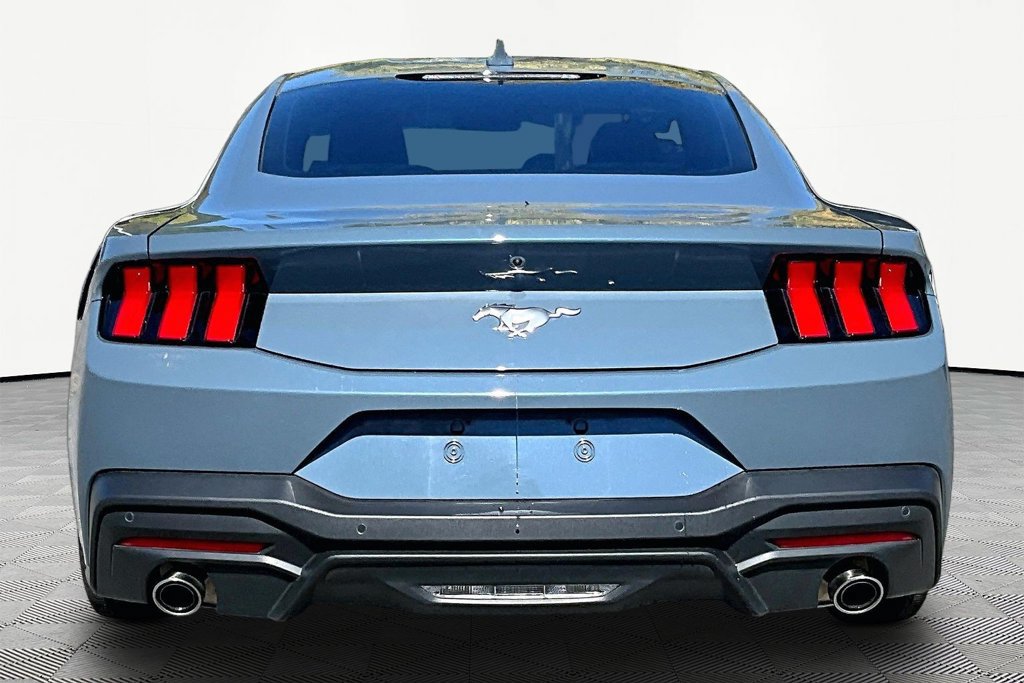 Used 2024 Ford Mustang Coupe RWD image 7