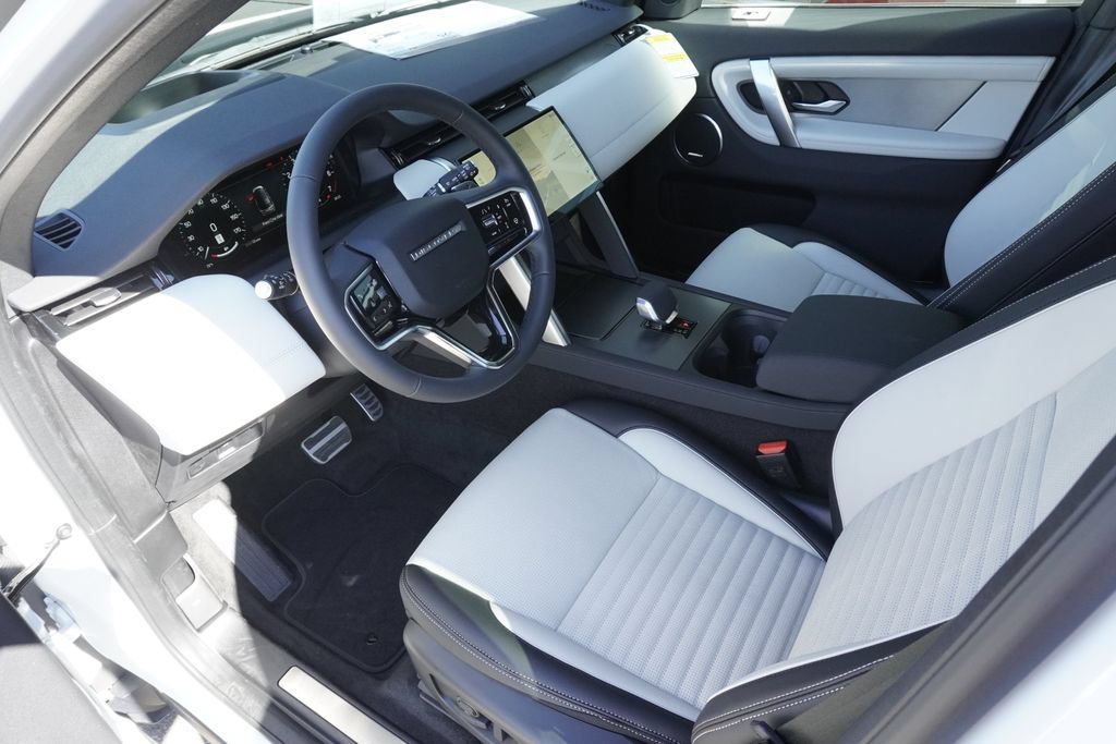 New 2026 Land Rover Discovery Sport Landmark AWD/4WD image 18