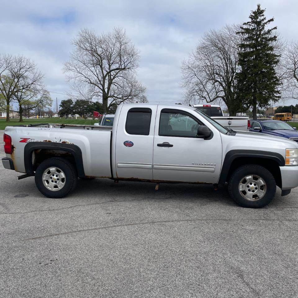 Used 2010 Chevrolet Silverado 1500 LT w/ Power Pack Plus AWD/4WD image 5