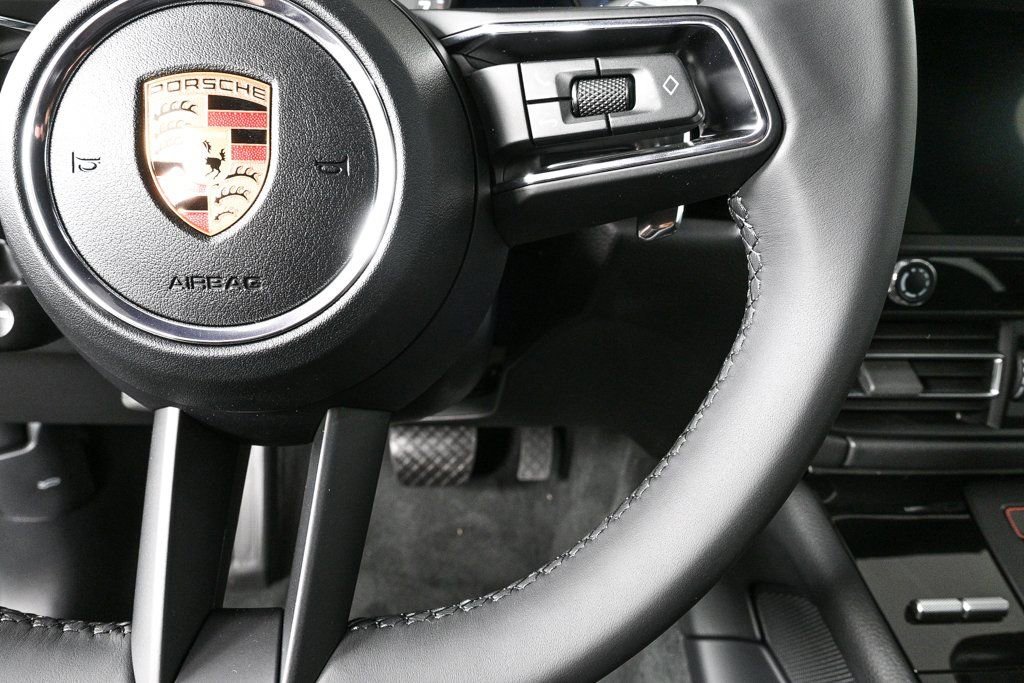 Certified 2026 Porsche Macan image 11