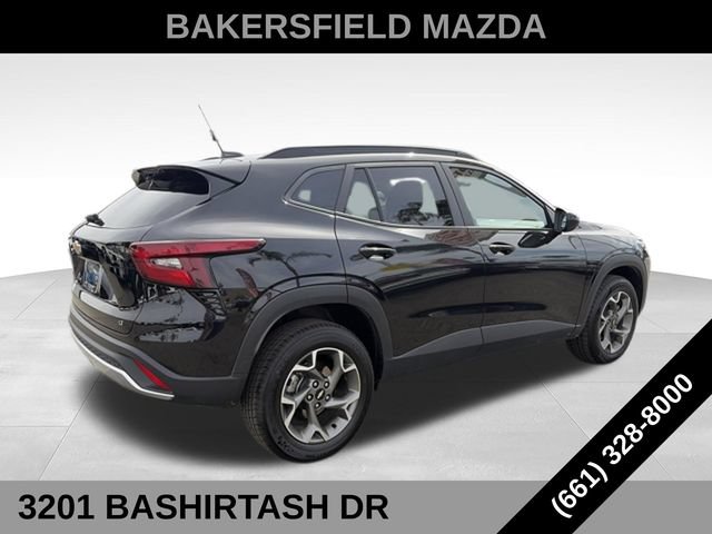 Used 2025 Chevrolet Trax LT FWD image 5