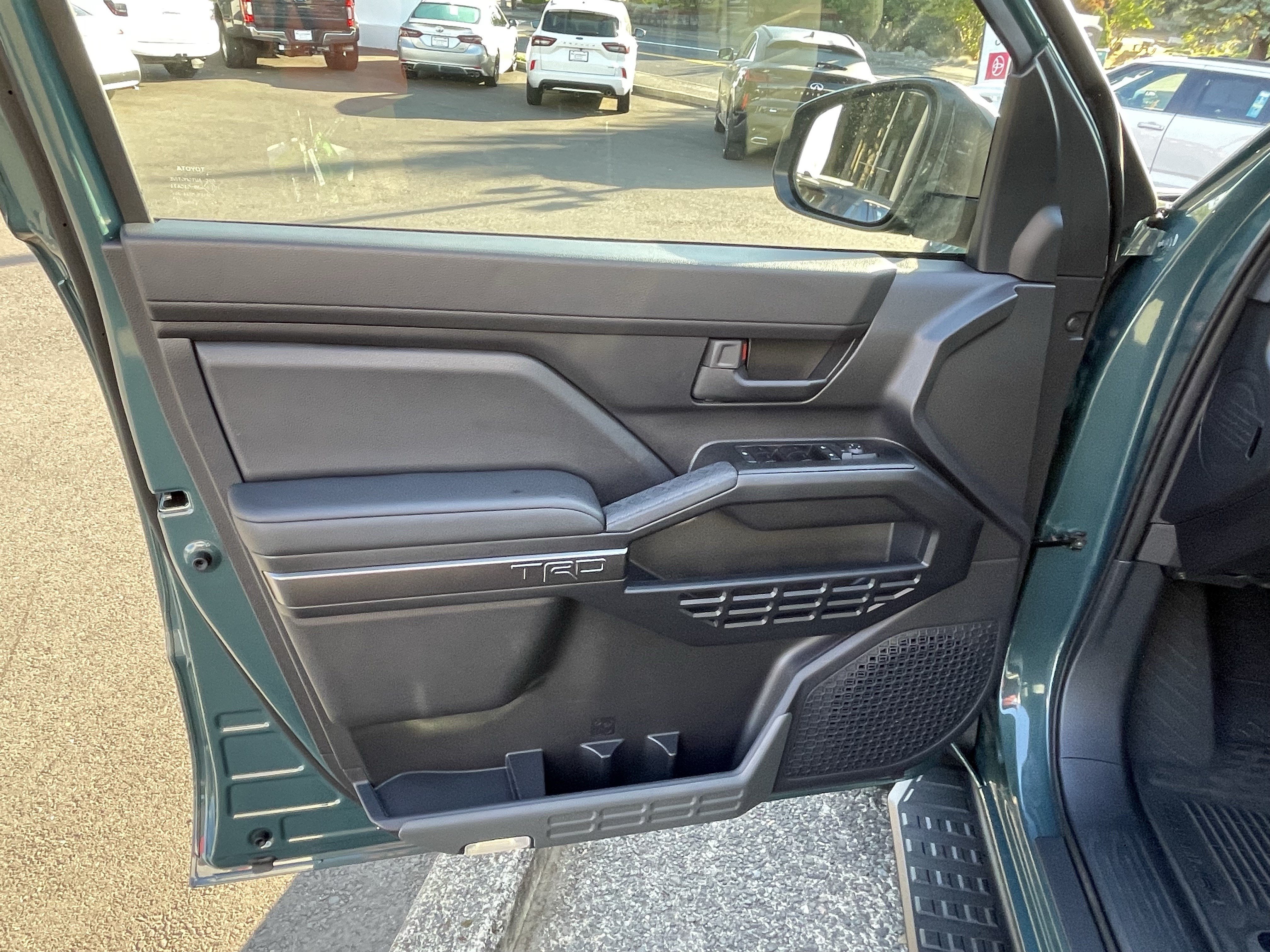 Certified 2025 Toyota 4Runner TRD Off-Road AWD/4WD image 14