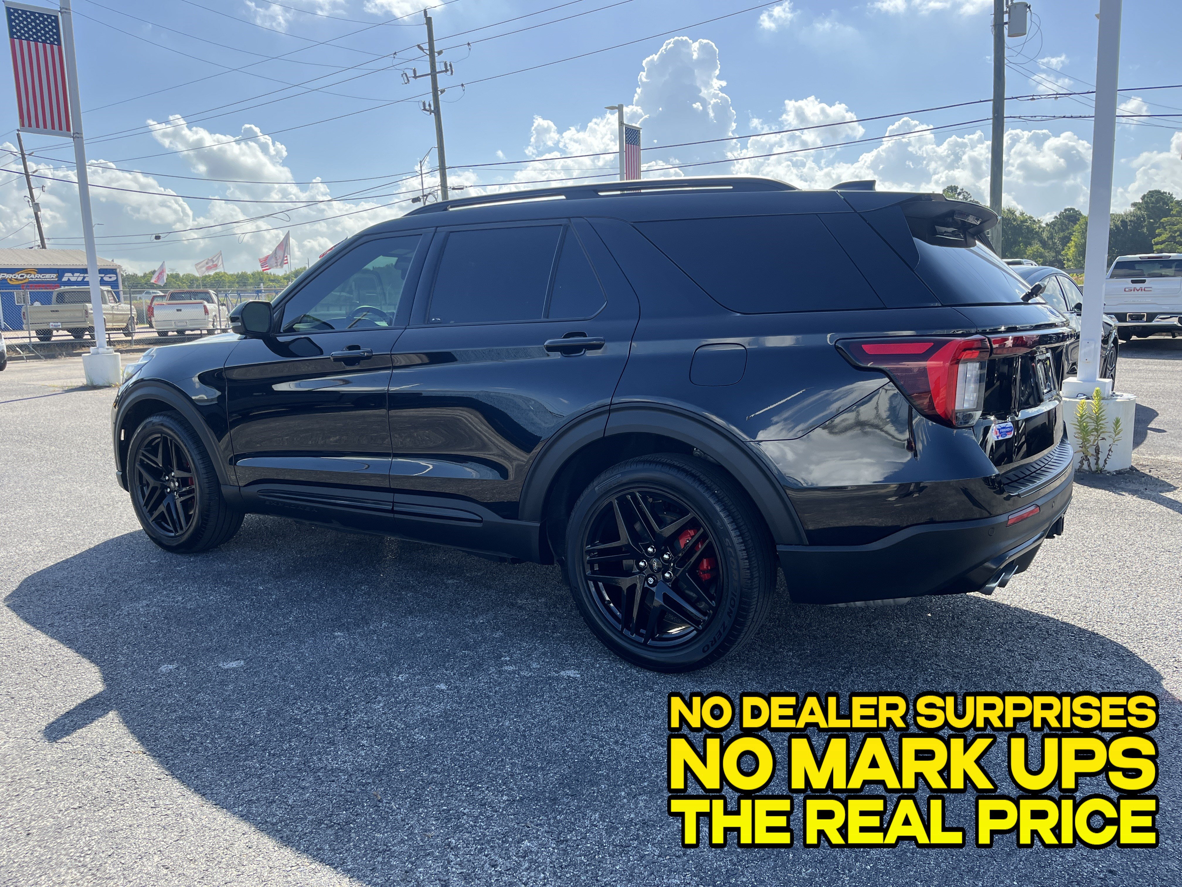 Used 2025 Ford Explorer ST AWD/4WD image 6