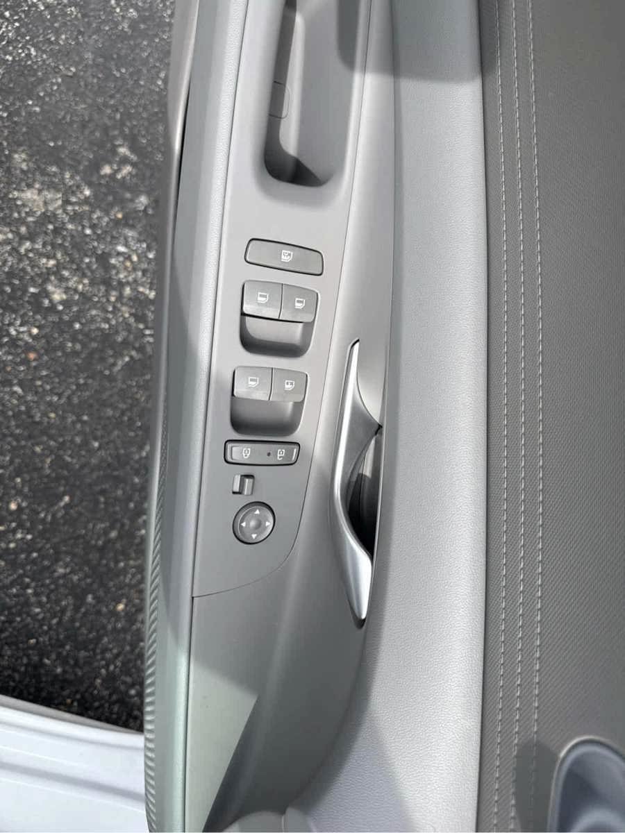 New 2026 Hyundai Elantra SE FWD image 24