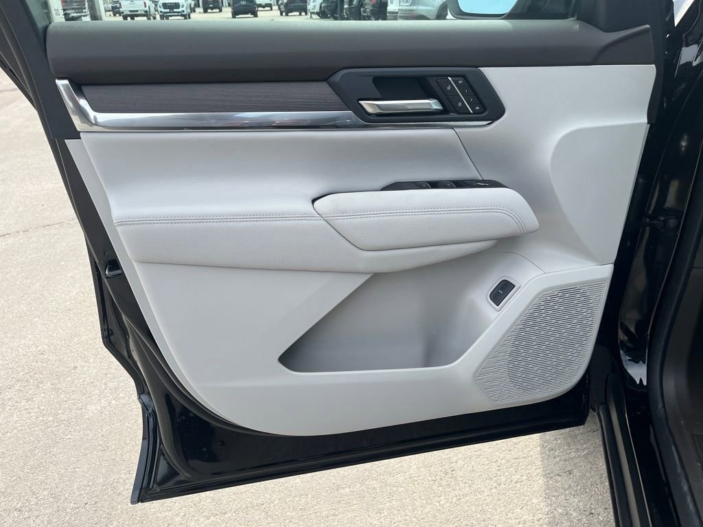 New 2026 GMC Terrain Denali w/ LPO, Floor Liner Package image 13