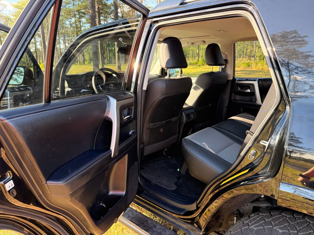Used 2024 Toyota 4Runner SR5 Premium w/ Moonroof Package RWD image 22
