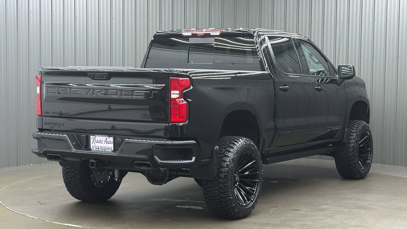 Used 2026 Chevrolet Silverado 1500 High Country w/ Midnight Edition AWD/4WD image 5
