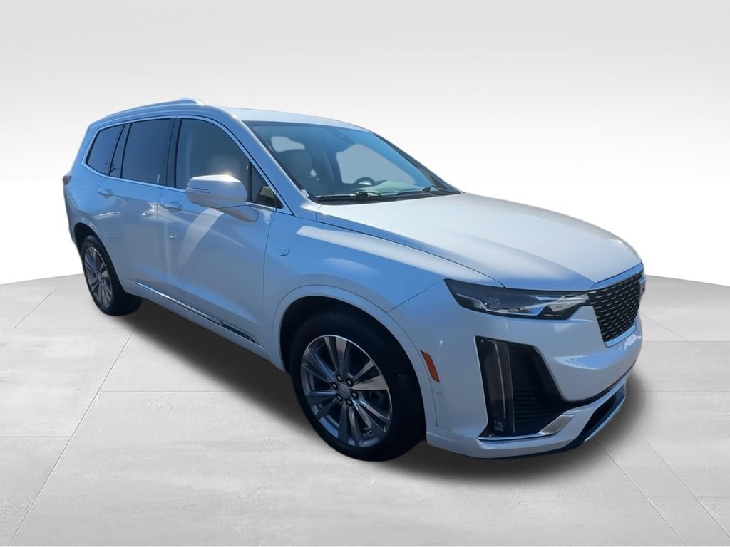 Used 2024 Cadillac XT6 Premium Luxury w/ Technology Package AWD/4WD image 2