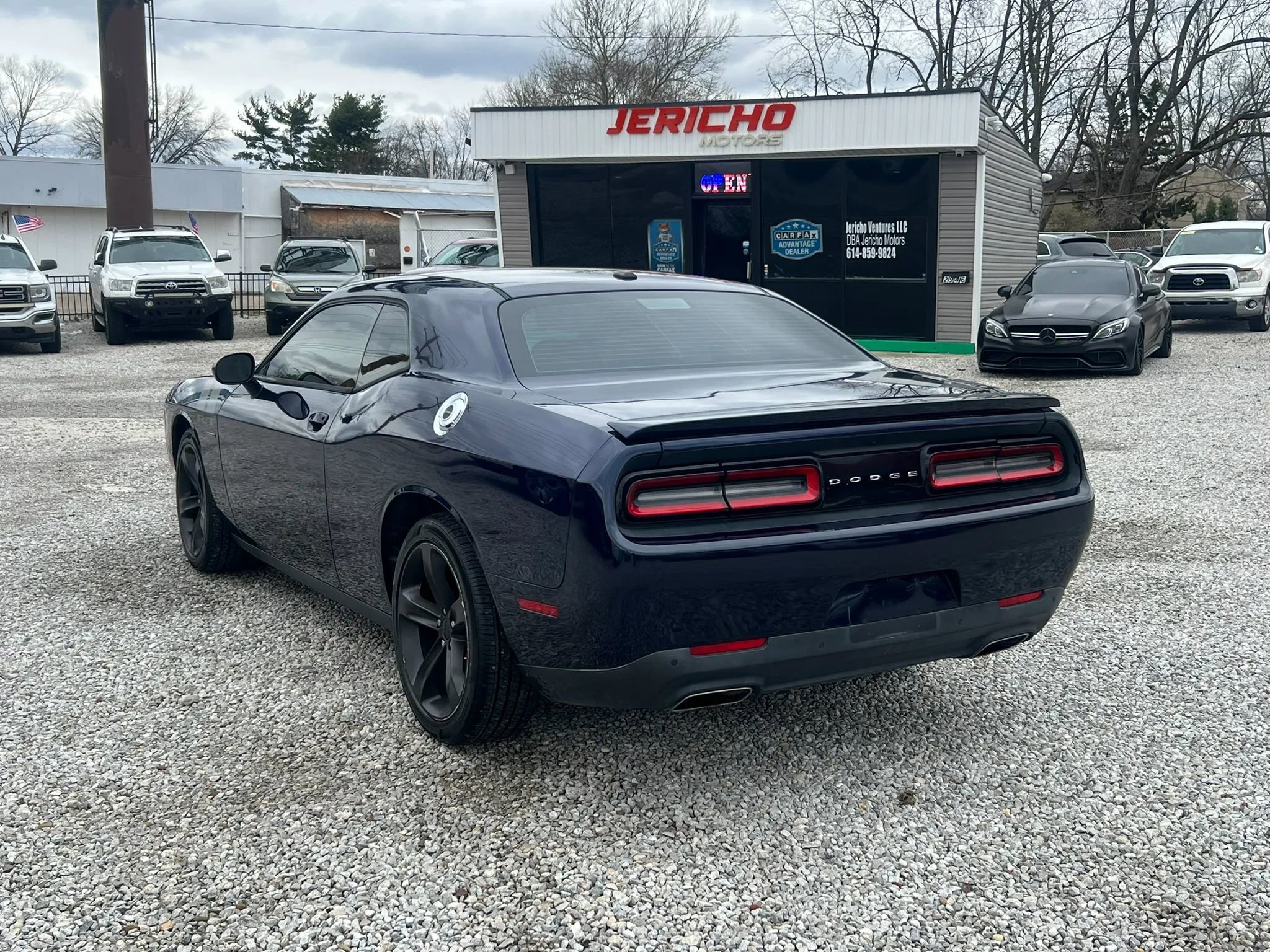 Used 2016 Dodge Challenger R/T w/ Driver Convenience Group image 6