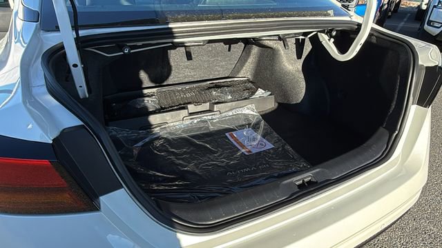 New 2025 Nissan Altima 2.5 SR image 11