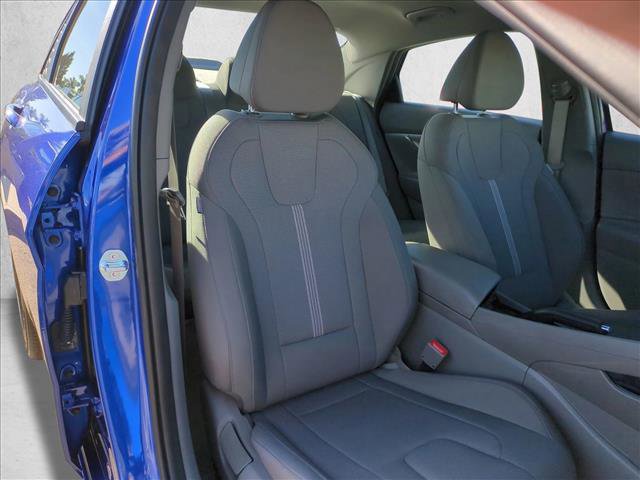 Certified 2025 Hyundai Elantra SE image 19