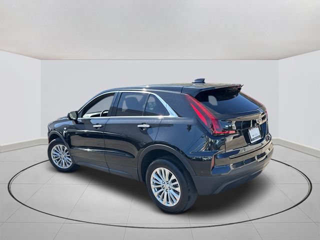 Certified 2024 Cadillac XT4 Luxury w/ Cold Weather Package FWD image 3