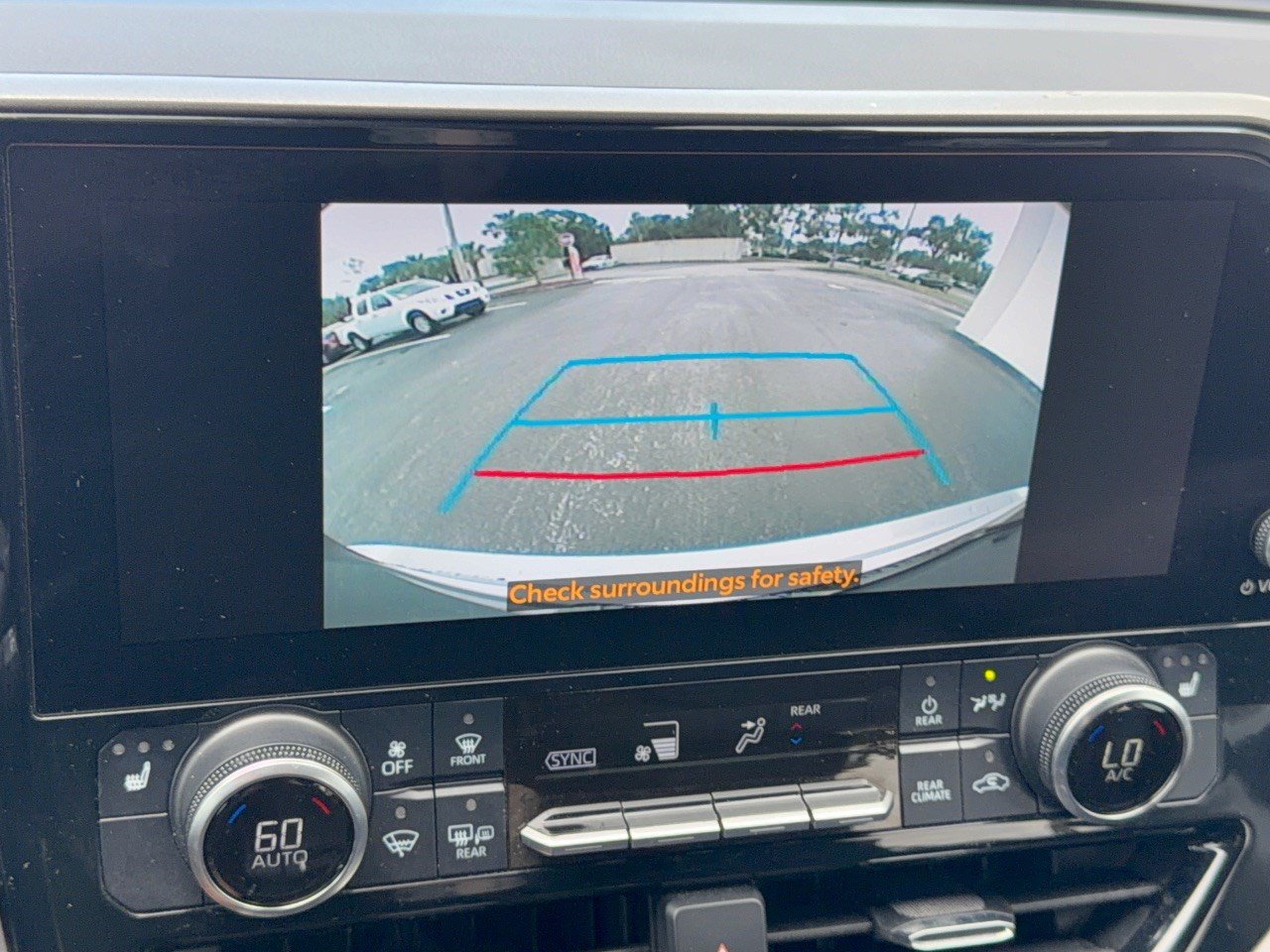 Used 2023 Toyota Highlander XLE FWD image 24