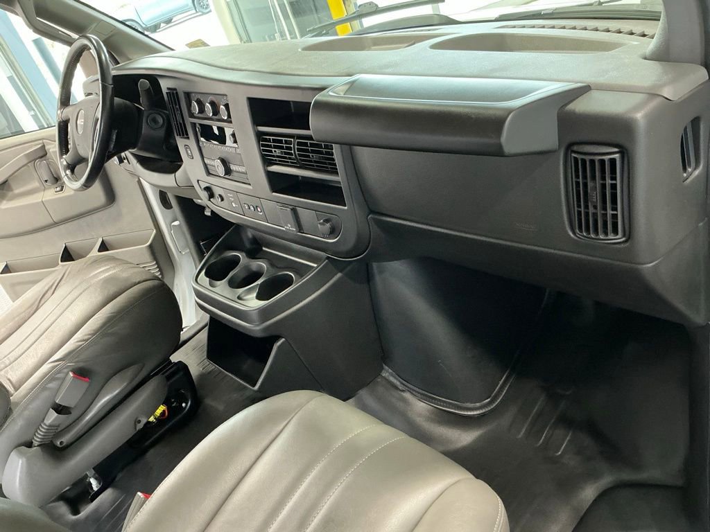 Used 2023 GMC Savana 2500 Extended w/ Driver Convenience Package image 18