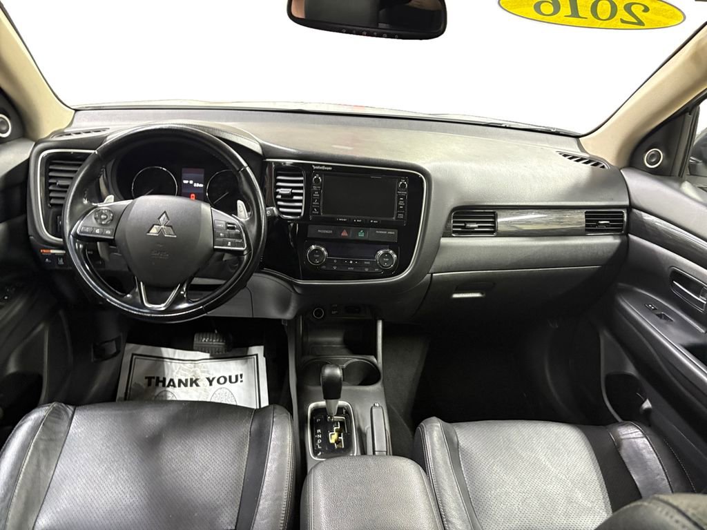 Used 2016 Mitsubishi Outlander GT image 12