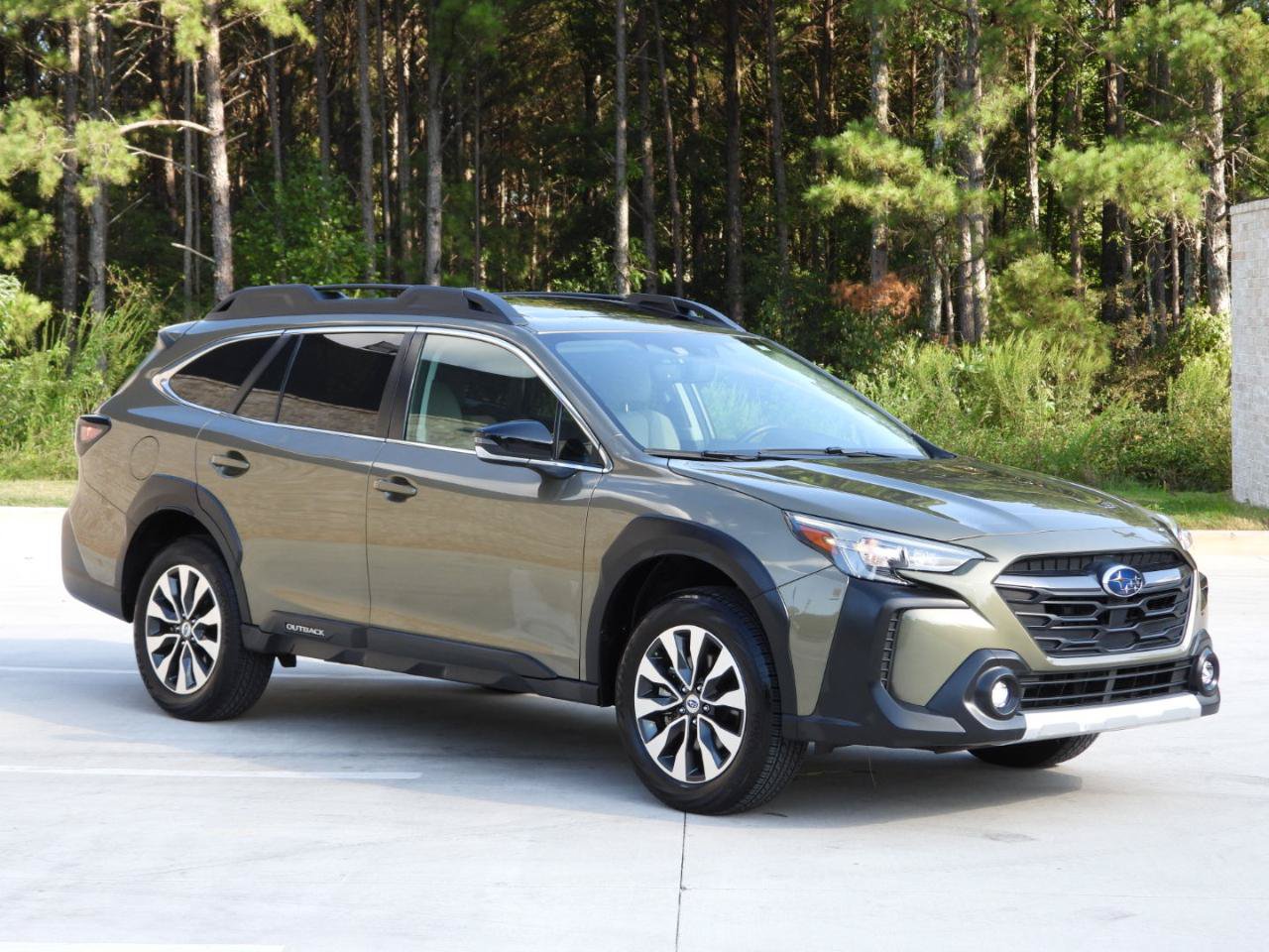 Used 2023 Subaru Outback Limited AWD/4WD image 40