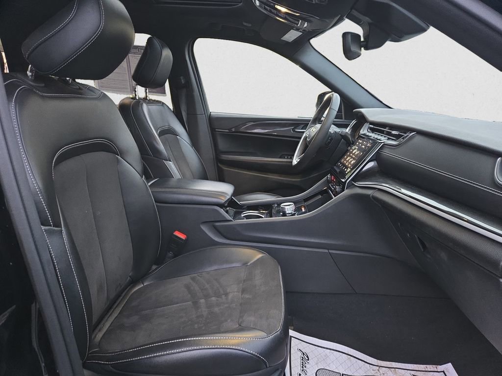 Used 2023 Jeep Grand Cherokee Altitude image 22