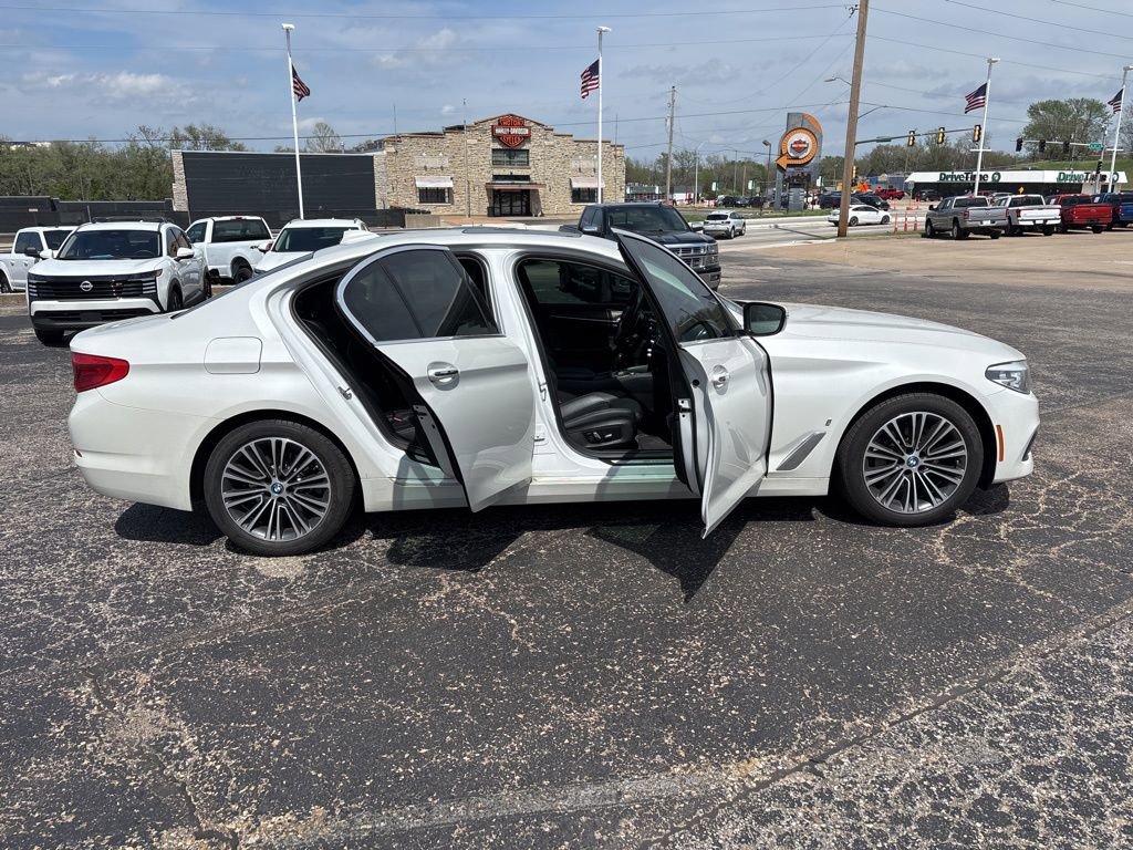 Used 2018 BMW 530e xDrive w/ Premium Package 2 image 8