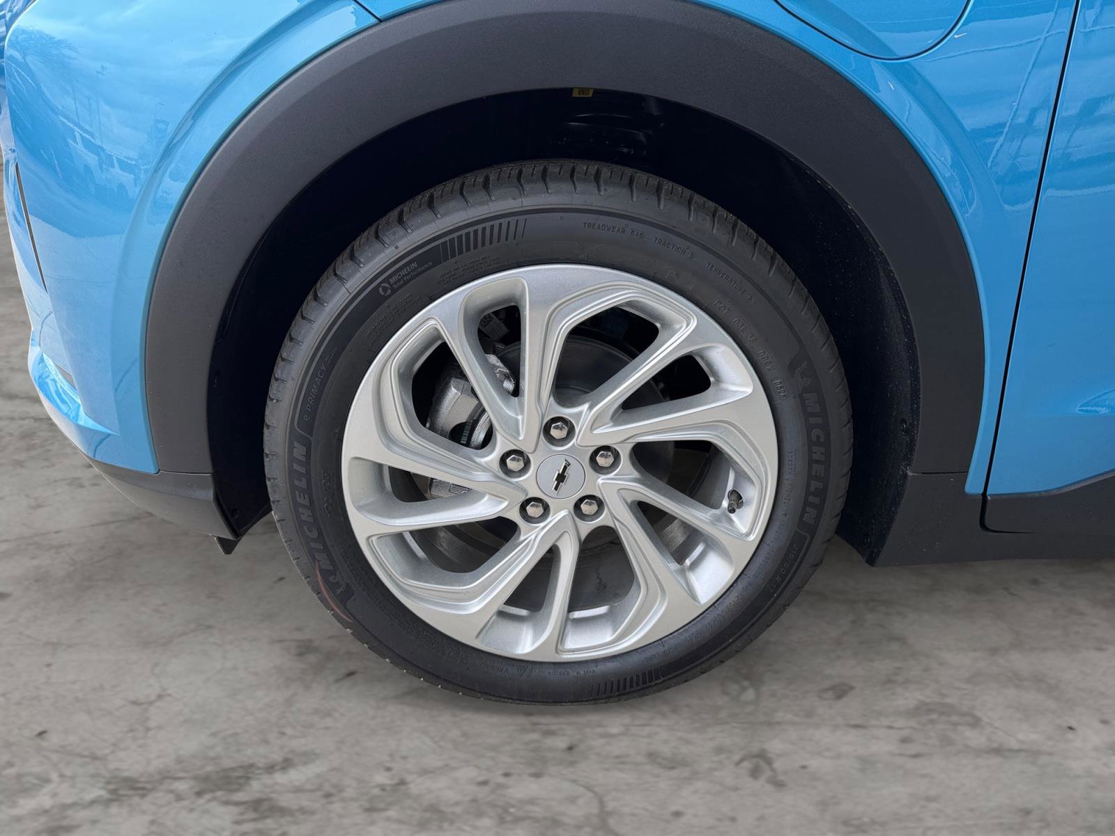 New 2027 Chevrolet Bolt LT FWD image 9
