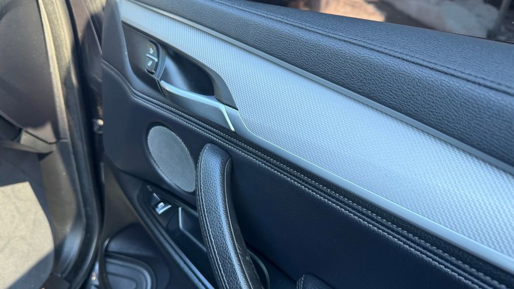 Used 2018 BMW X6 sDrive35i w/ M Sport Package image 21