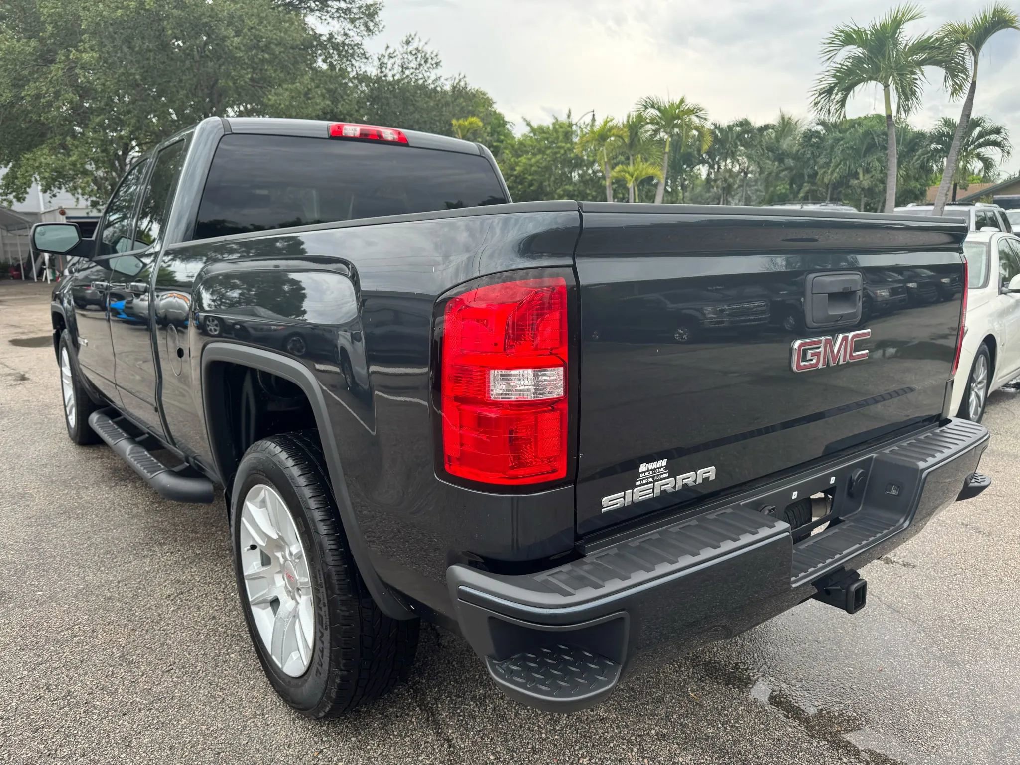 Used 2018 GMC Sierra 1500 2WD Double Cab w/ Elevation Edition image 5