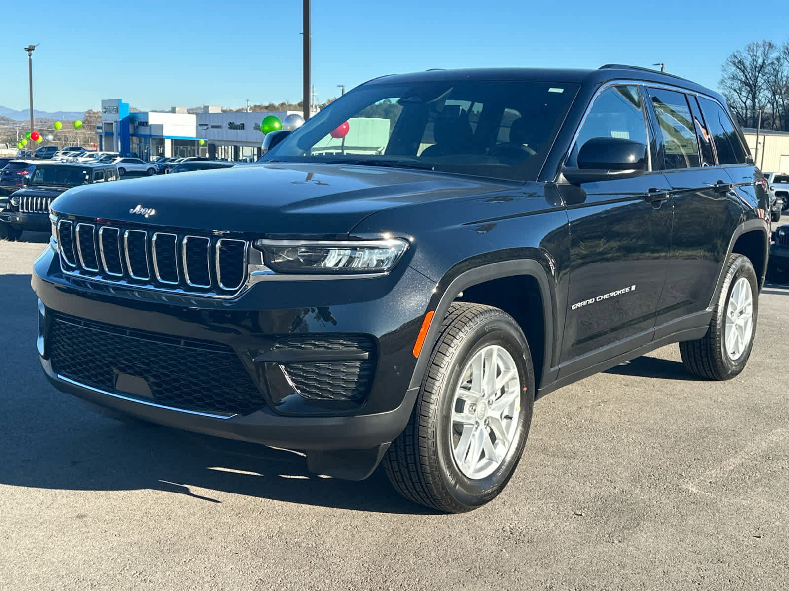 New 2025 Jeep Grand Cherokee Laredo X w/ Luxury Tech Group I