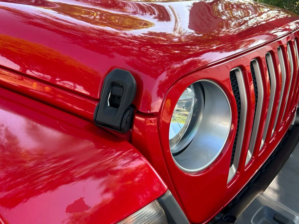 Used 2018 Jeep Wrangler Unlimited Sahara AWD/4WD image 34