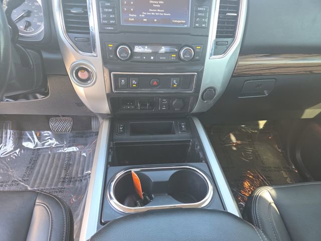 Used 2018 Nissan Titan SL image 11