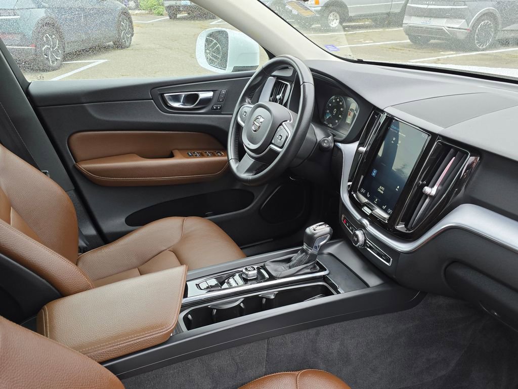 Used 2020 Volvo XC60 T5 Momentum AWD/4WD image 10