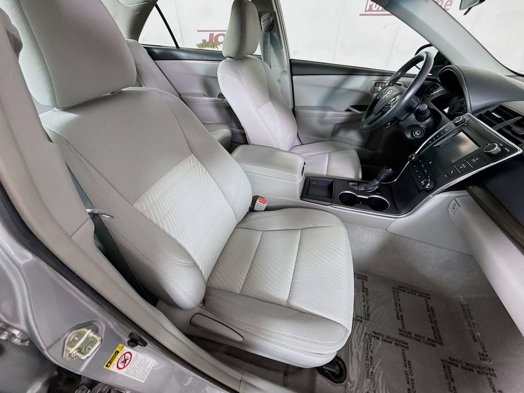 Used 2015 Toyota Camry LE FWD image 28