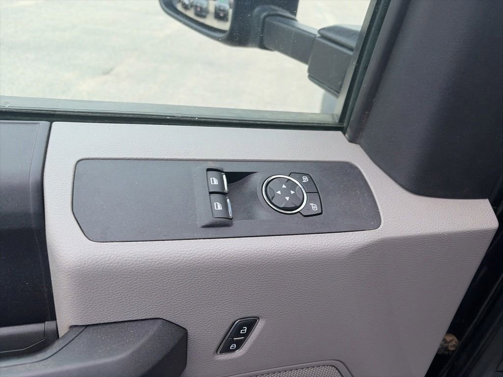 Used 2019 Ford F550 4x4 Regular Cab Super Duty w/ XL Value Package image 8