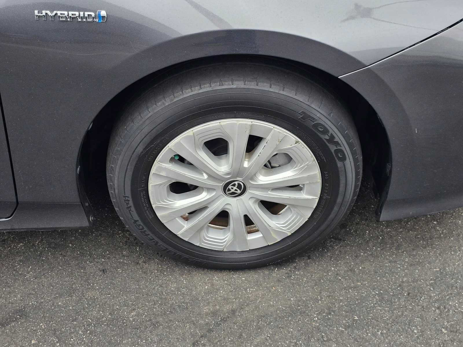 Used 2020 Toyota Prius L Eco FWD image 9