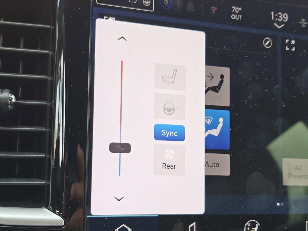 Used 2026 Chrysler Voyager LX image 28