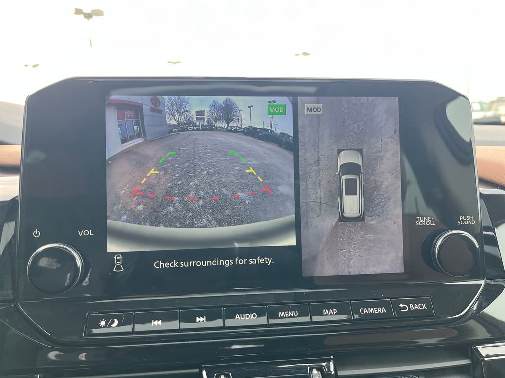 Used 2024 Nissan Pathfinder Platinum image 21