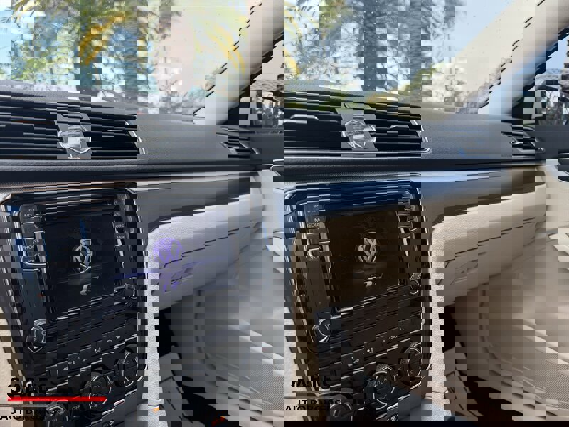 Used 2017 Volkswagen Passat 1.8T R-Line image 16