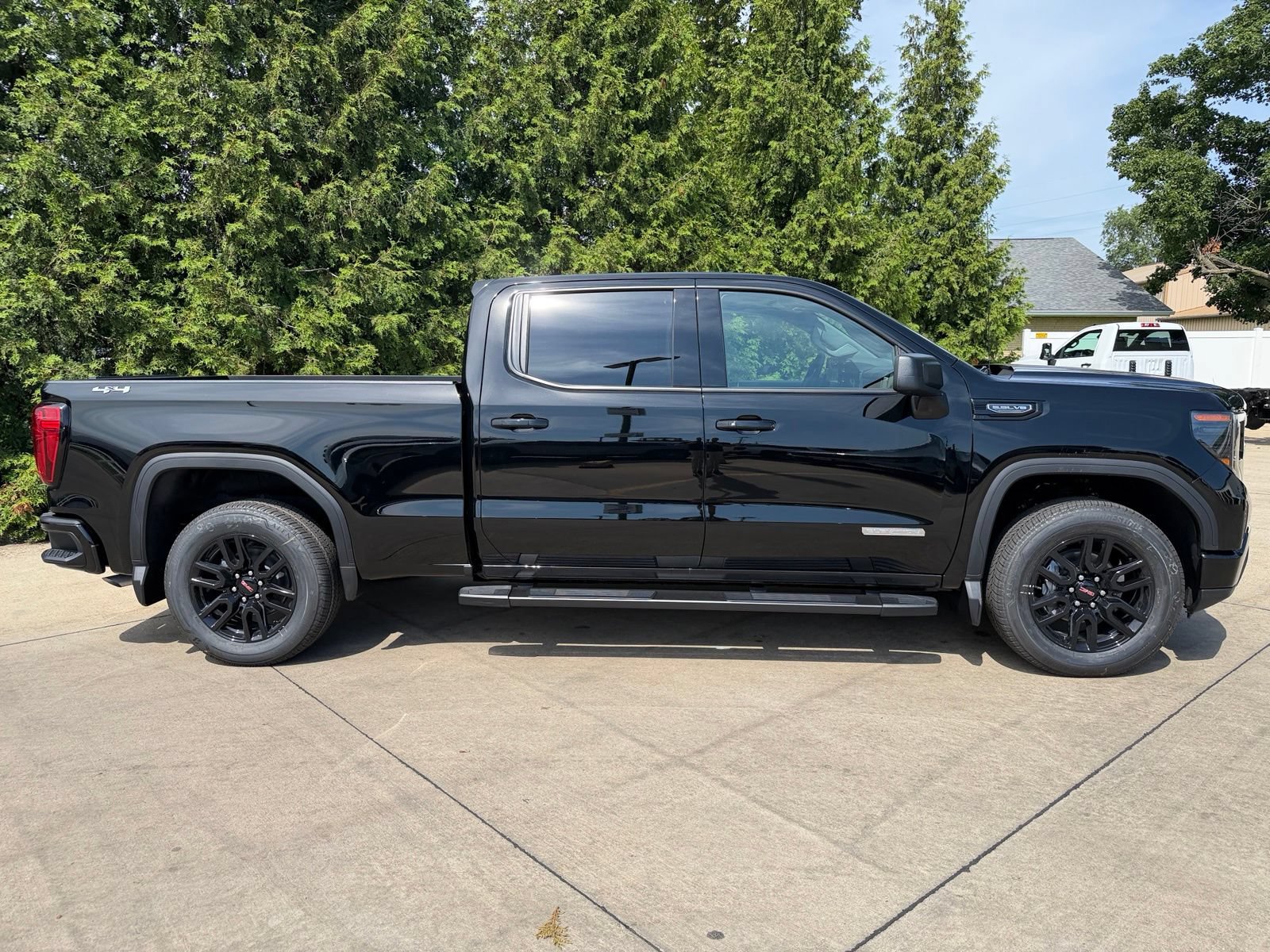 New 2026 GMC Sierra 1500 Elevation w/ Preferred Package AWD/4WD image 32