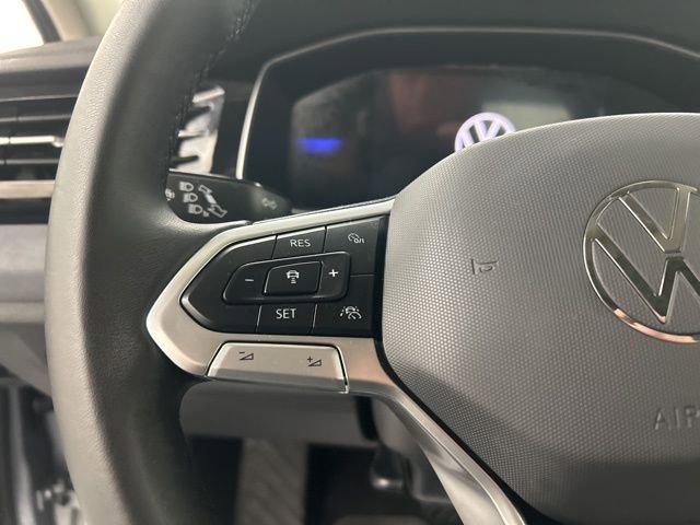 Used 2025 Volkswagen Jetta SE w/ Sunroof Package image 12