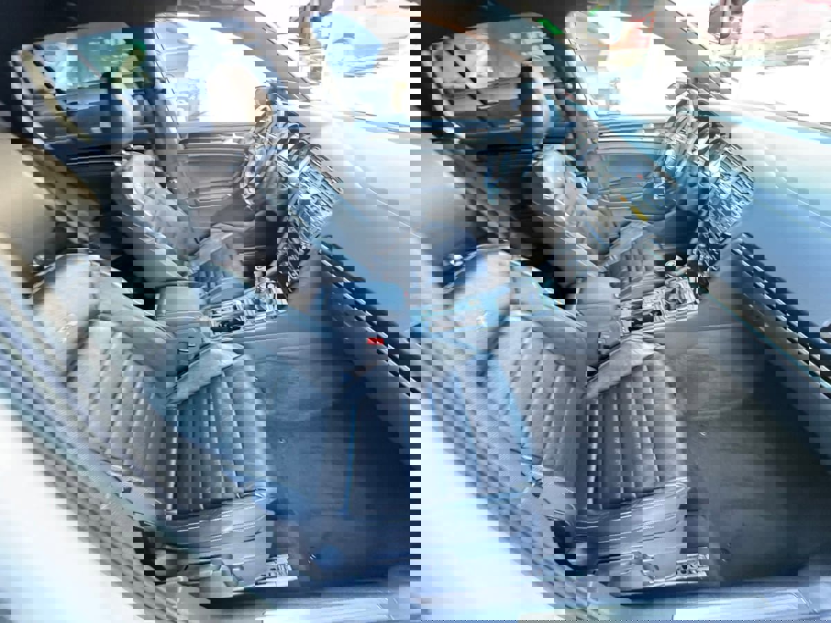 Used 2016 Volkswagen Golf R 4-Door image 15