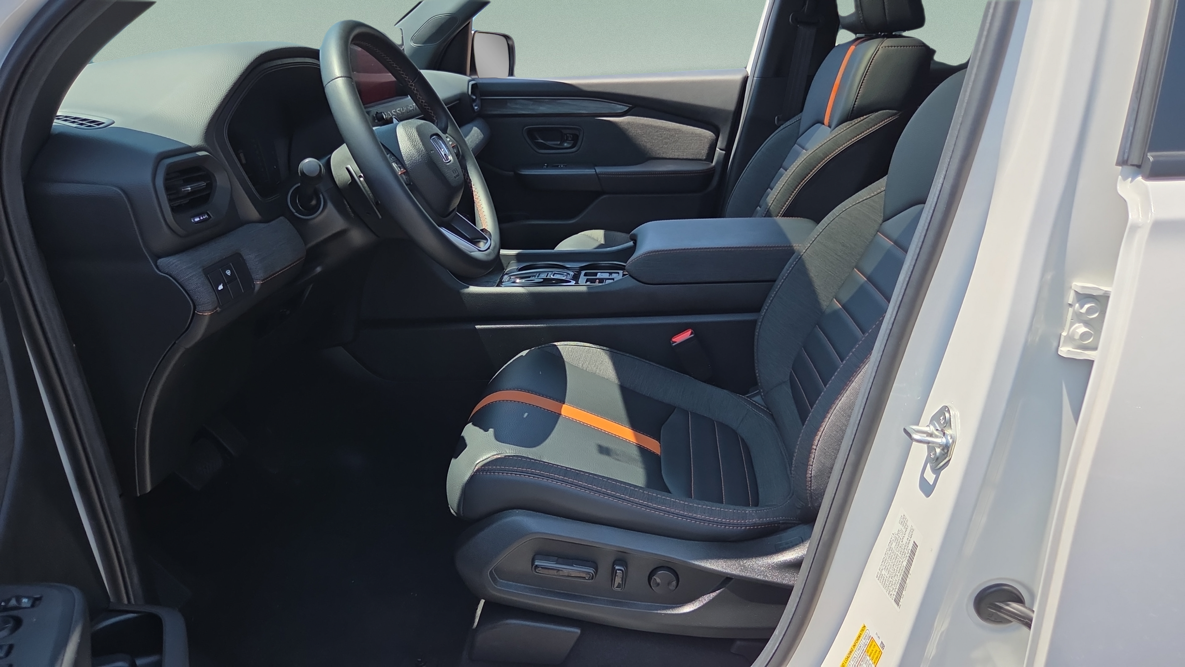 Certified 2026 Honda Passport TrailSport image 9