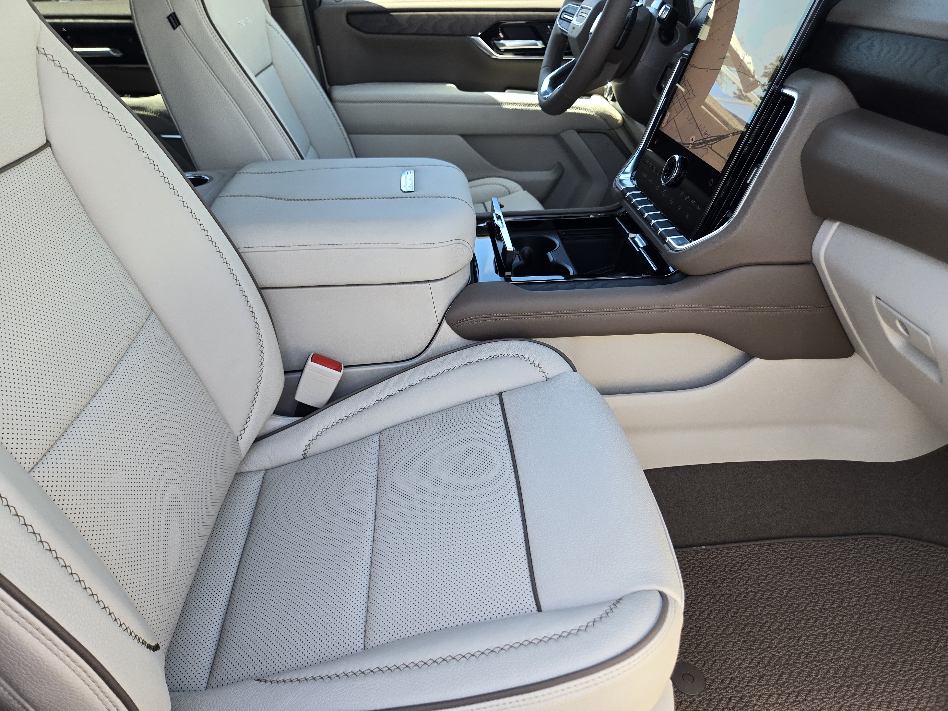 New 2026 GMC Yukon XL Denali w/ Denali Reserve Package AWD/4WD image 12