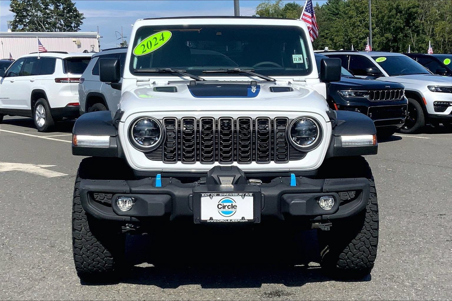Used 2024 Jeep Wrangler Unlimited Rubicon 4xe w/ Capability Package AWD/4WD image 3