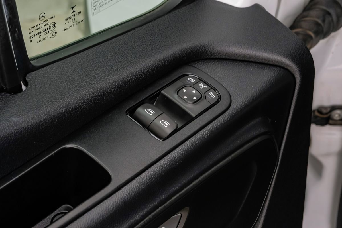 Used 2023 Mercedes-Benz Sprinter 2500 image 30