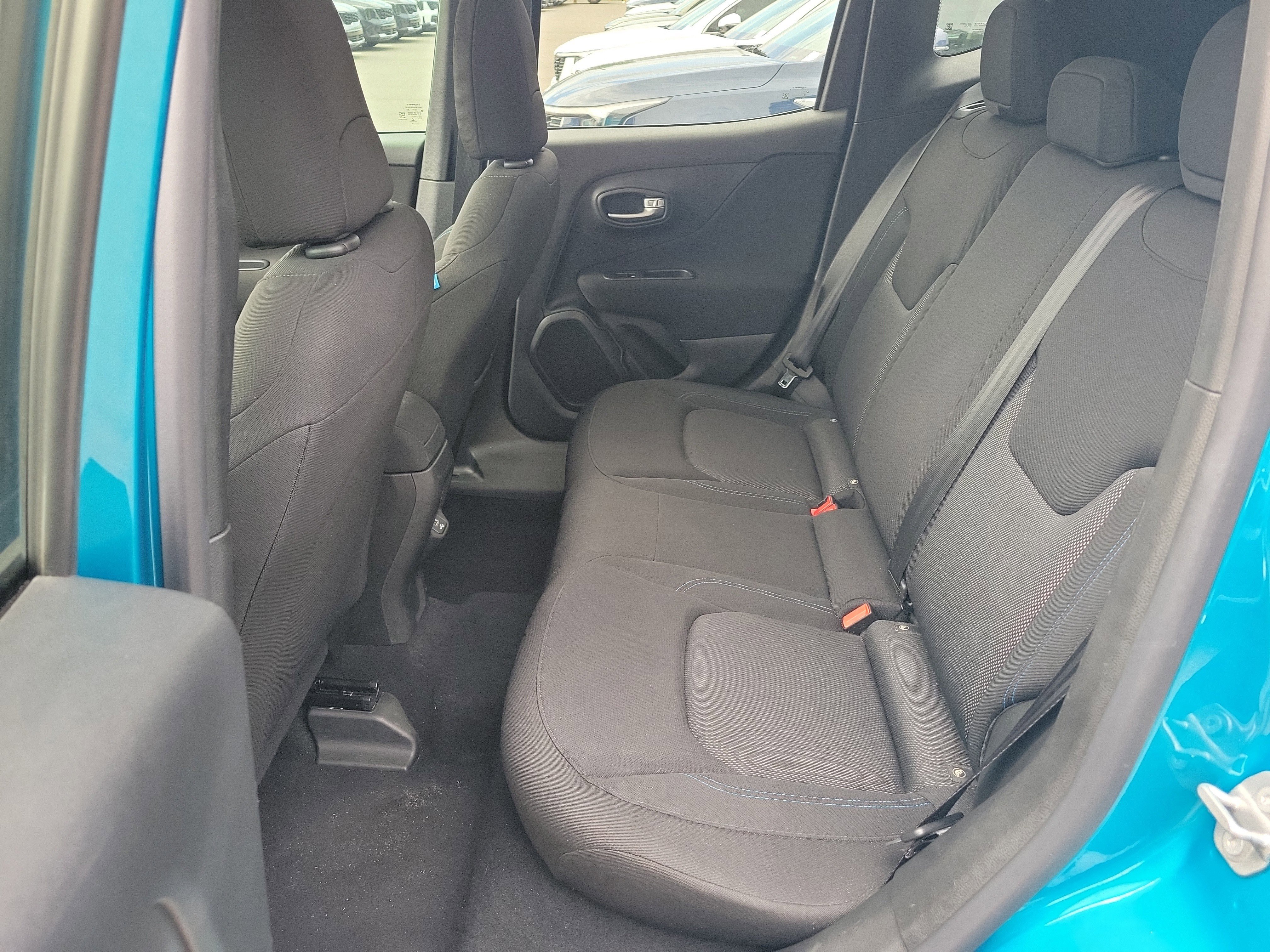 Used 2021 Jeep Renegade Latitude AWD/4WD image 15