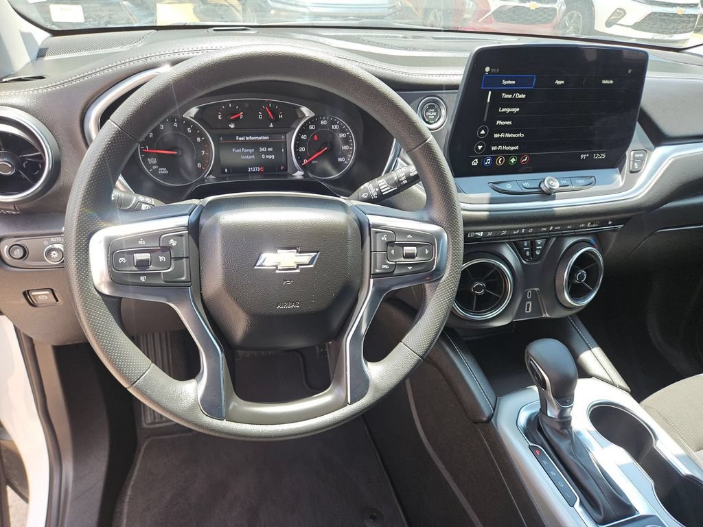 Used 2025 Chevrolet Blazer LT FWD image 17